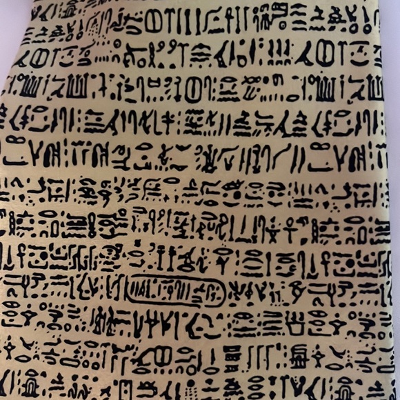 Vintage MUSEUM ARTIFACTS 100% Silk hieroglyphics pattern - Picture 3 of 6